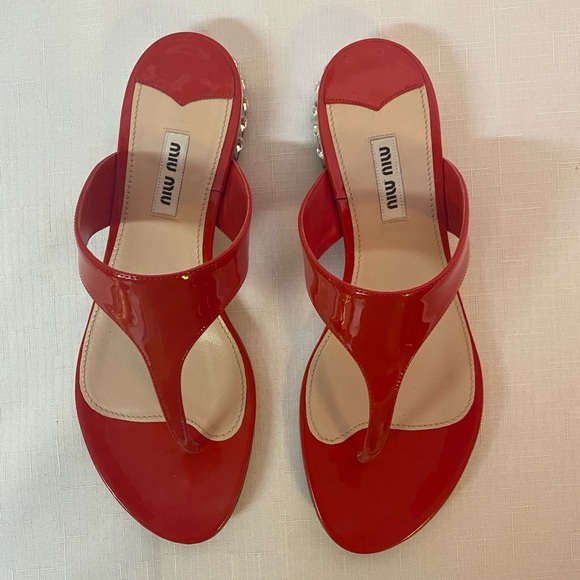 Miu Miu Thong Sandals Red Patent Leather  Metal & Rhinestone Low Heel 8.5B Italy - Picture 4 of 15
